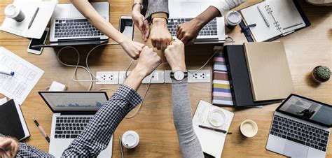  Коммуникабельность и работа в команде 