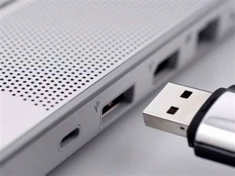 Подготовьте USB-накопитель к подключению