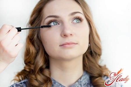 Правильное нанесение туши