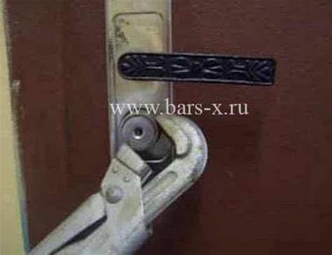 Использование лома или взлом замка на дверь подвала Трастамары