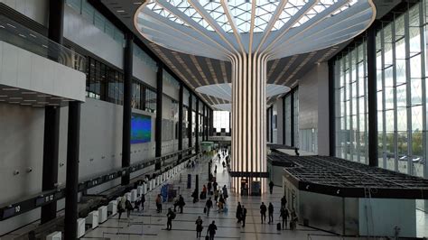 Особенности запрета курения в аэропорту Толмачево