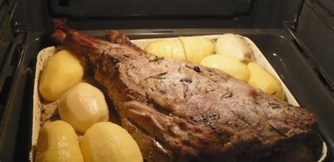 Приготовление мяса дикого кабана в духовке