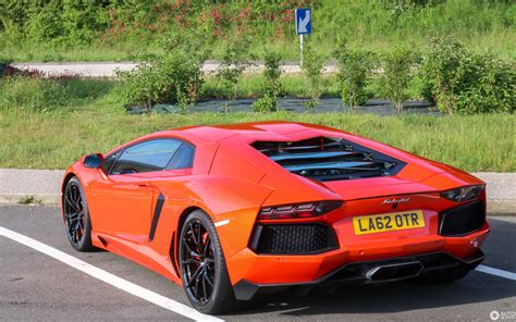 Lamborghini Aventador LP700-4