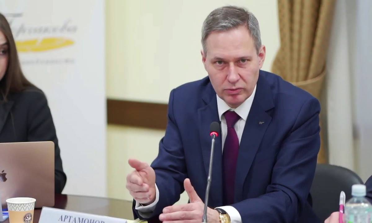 Александр Артамонов фото