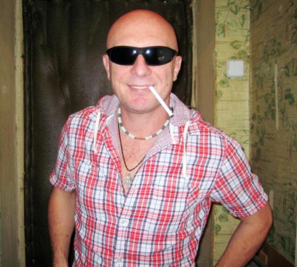 Валерий Палаускас с сигаретой