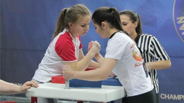 Кристина Тихонова борьба на руках