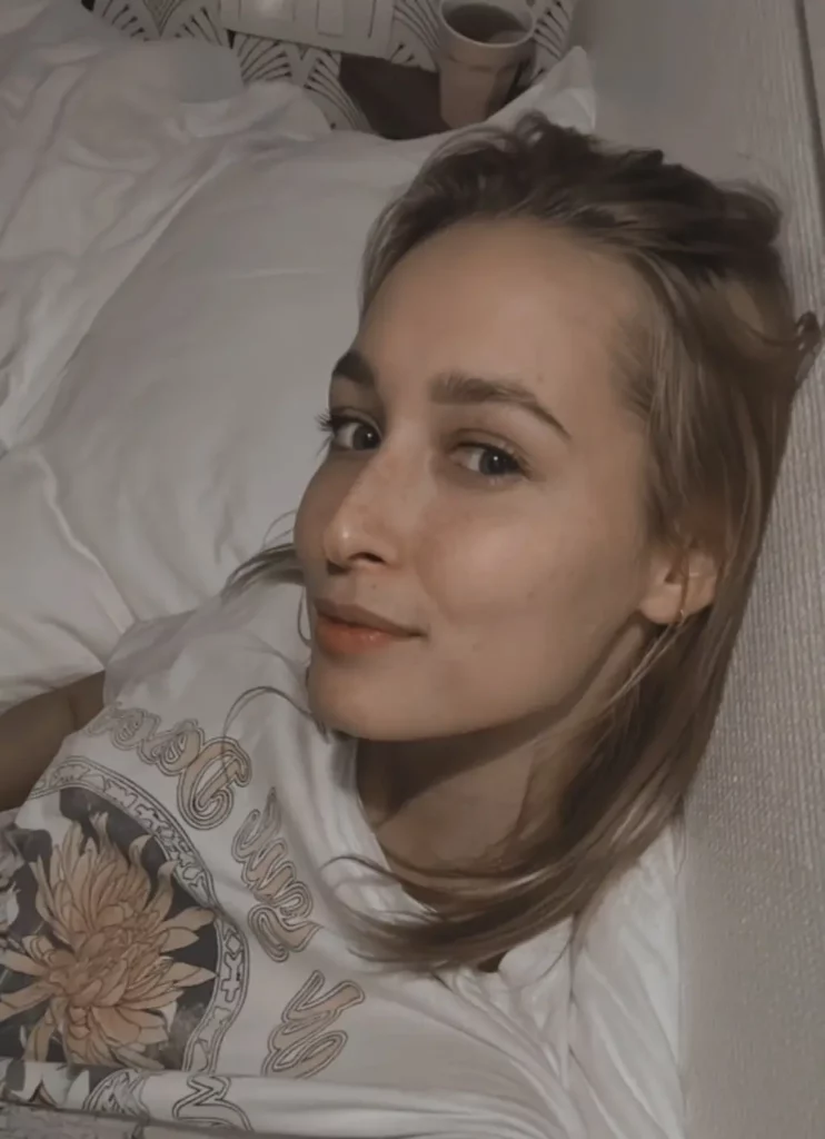 Келли Коллинз 1 &lt; pan&gt; Келли Коллинз