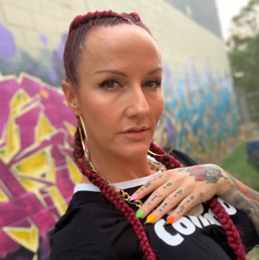 Люси Пауэр 3